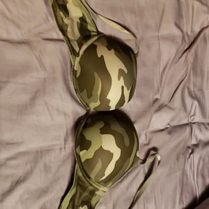 PINK Victoria's secret camo bra (NWOT)
